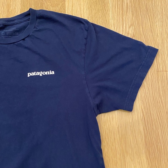 Patagonia Mens Blue Cotton Short Sleeve T-Shirt / Logo on Back/ Size M Slim Fit - Picture 3 of 11